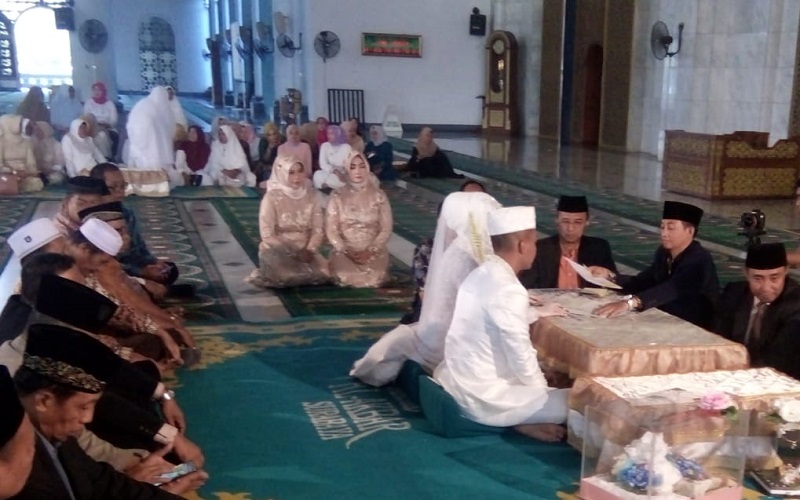 Hukum Mengadakan Akad Nikah Di Masjid | Harakatuna.com